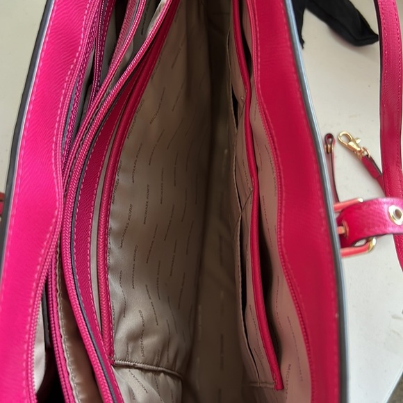 Michael Kors Fuchsia Pink Limited Edition LOVE Studded Voyager Tote - Picture 6 of 13